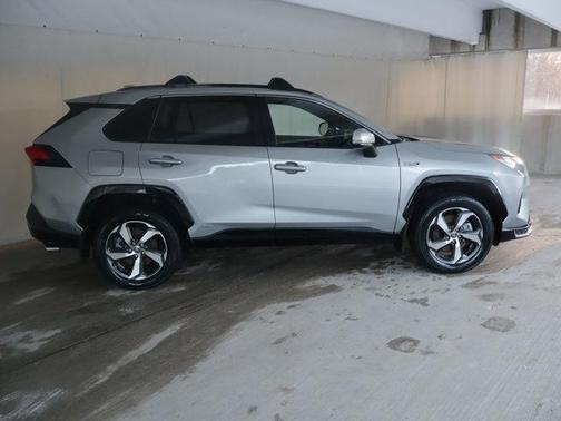 2022 Toyota RAV4 Prime SE