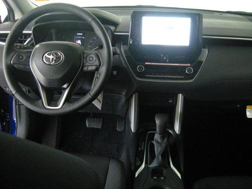 2025 Toyota Corolla Cross LE