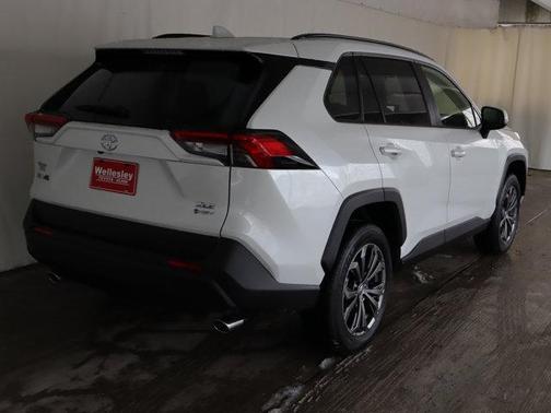 2025 Toyota RAV4 Hybrid XLE Premium