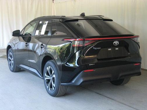 2025 Toyota bZ4X XLE
