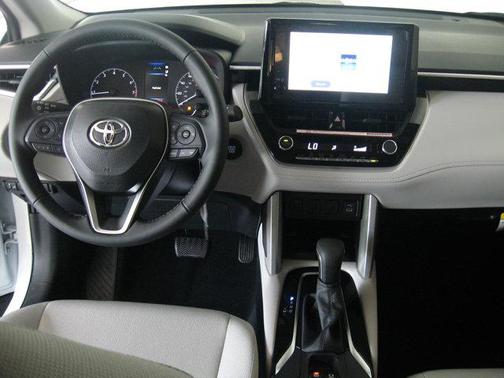 2025 Toyota Corolla Cross LE