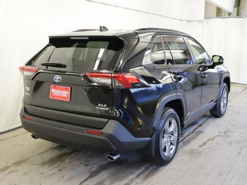 2023 Toyota RAV4 Hybrid XLE