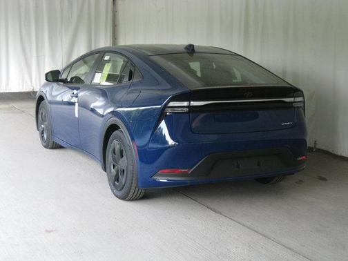 2025 Toyota Prius L