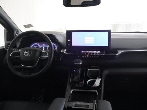 Cement 2025 Toyota Sienna XSE 7 Passenger