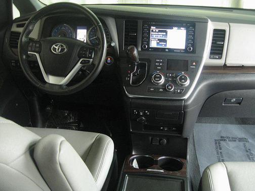 2019 Toyota Sienna Limited Premium
