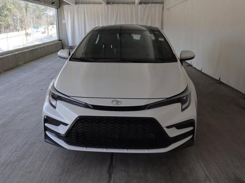 Wind Chill Pearl/Midnight Black Metallic 2026 Toyota Corolla XSE