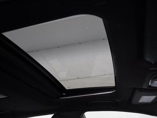 Wind Chill Pearl/Midnight Black Metallic 2026 Toyota Corolla XSE