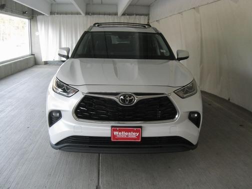 Wind Chill Pearl 2023 Toyota Highlander Limited