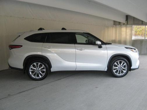 2023 Toyota Highlander Limited