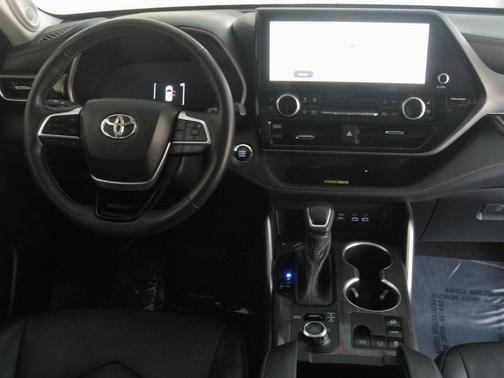 Wind Chill Pearl 2023 Toyota Highlander Limited