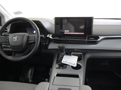Ice Cap 2025 Toyota Sienna LE