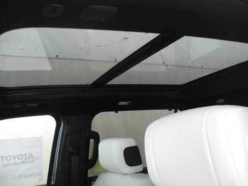 2025 Toyota Sequoia Base