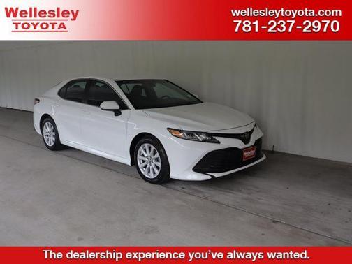 Super White 2018 Toyota Camry LE