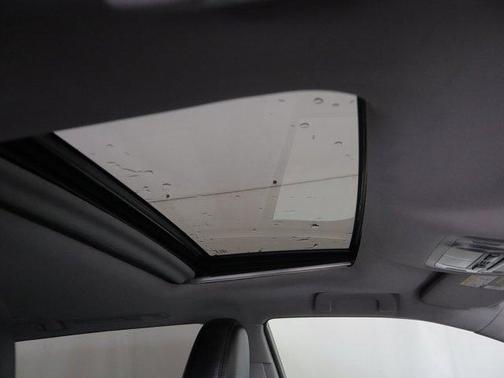 Midnight Black Metallic 2017 Toyota Highlander XLE