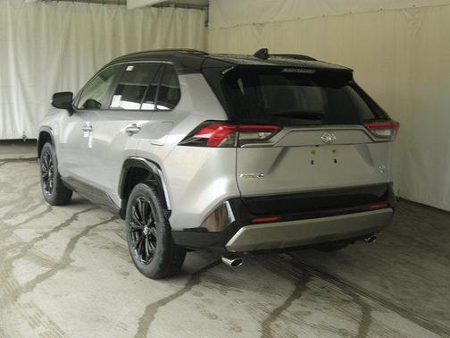 2025 Toyota RAV4 Hybrid SE