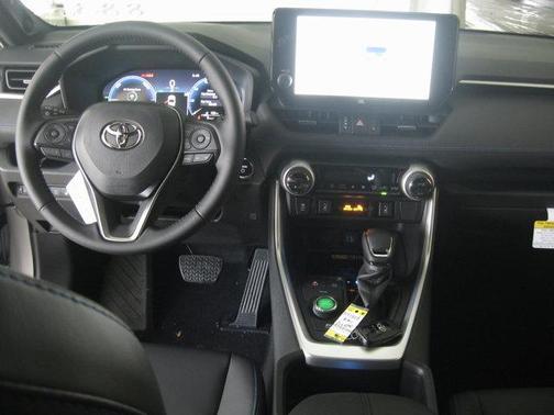 2025 Toyota RAV4 Hybrid SE