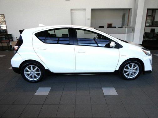 2017 Toyota Prius c One