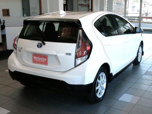 2017 Toyota Prius c One