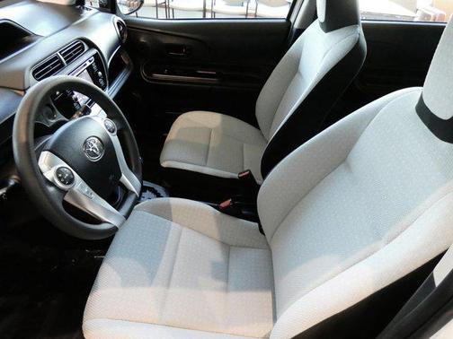 2017 Toyota Prius c One