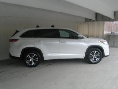 Blizzard Pearl 2018 Toyota Highlander LE