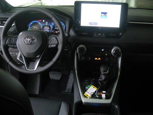 2025 Toyota RAV4 Hybrid SE