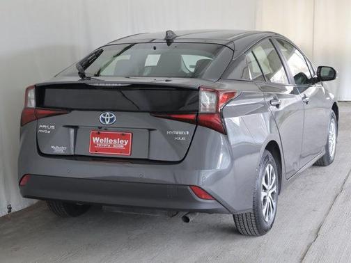 2020 Toyota Prius XLE