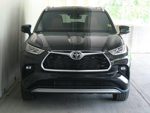 2025 Toyota Highlander Platinum