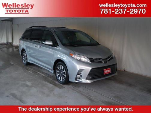 2019 Toyota Sienna XLE