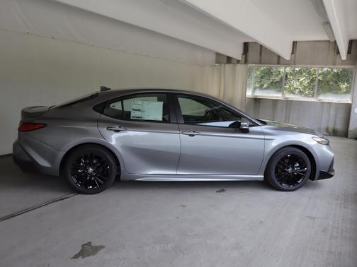 Heavy Metallic 2026 Toyota Camry SE