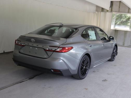 Heavy Metallic 2026 Toyota Camry SE
