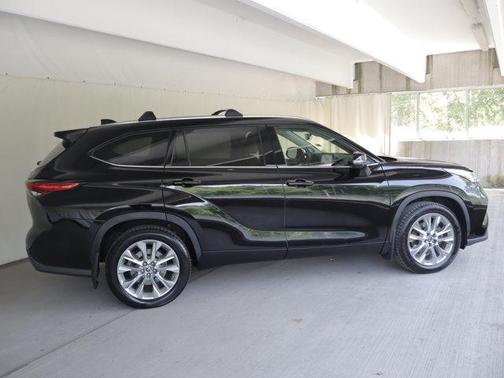 Midnight Black Metallic 2023 Toyota Highlander Limited