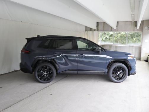 Midnight Black Met 2026 Toyota RAV4 SE