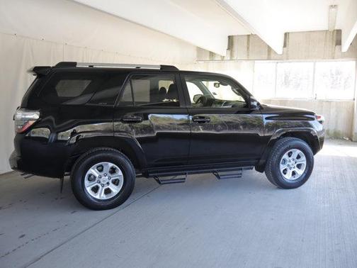Midnight Black Metallic 2024 Toyota 4Runner SR5 Premium