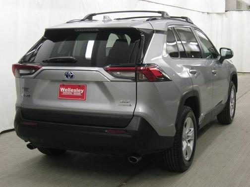 2019 Toyota RAV4 Hybrid XLE
