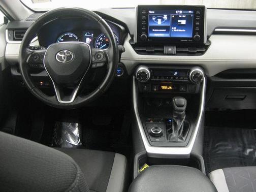 2019 Toyota RAV4 Hybrid XLE