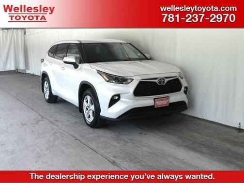 2022 Toyota Highlander LE