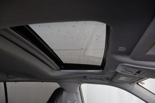 Magnetic Gray Metallic 2024 Toyota Highlander XLE