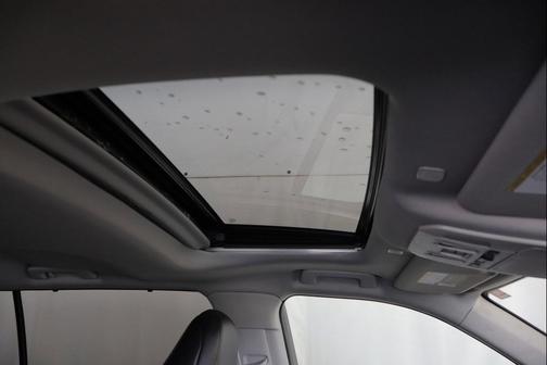Magnetic Gray Metallic 2024 Toyota Highlander XLE