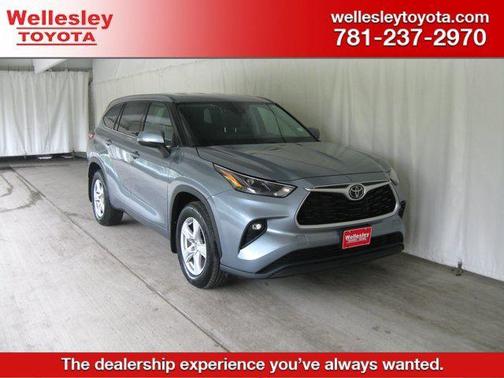2022 Toyota Highlander LE