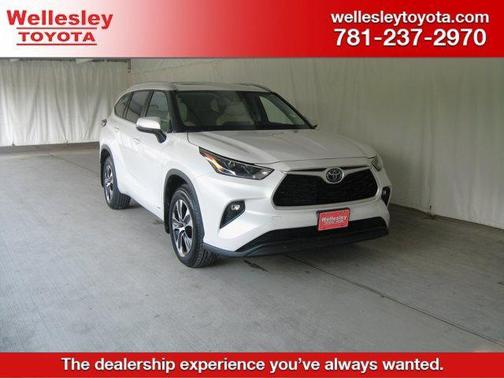 2024 Toyota Highlander Hybrid XLE