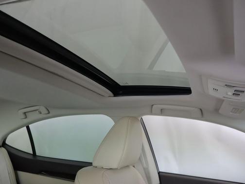 Atomic Silver 2017 Lexus ES 350 Base
