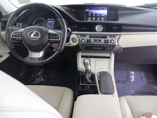 Atomic Silver 2017 Lexus ES 350 Base