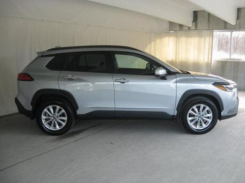 Sonic Silver 2022 Toyota Corolla Cross LE