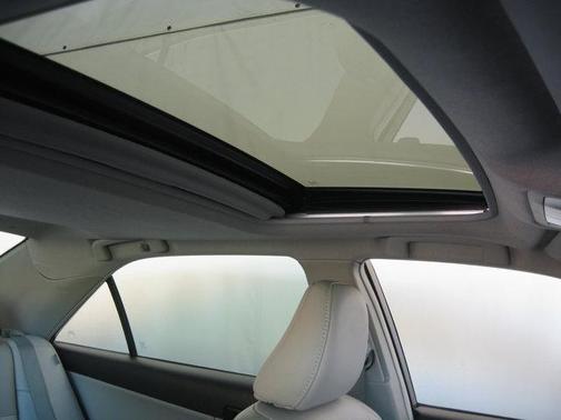 2012 Toyota Camry Hybrid XLE
