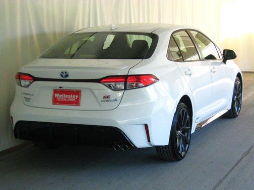 2024 Toyota Corolla Hybrid SE