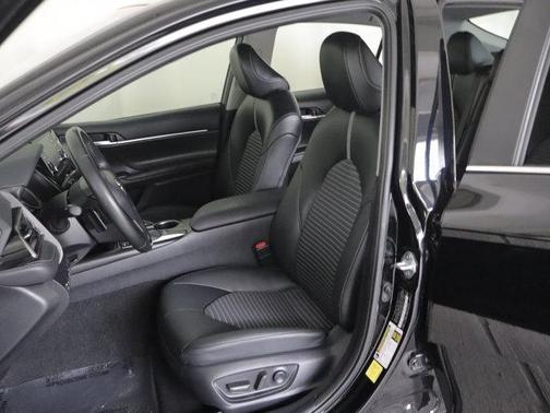 Midnight Black Metallic 2024 Toyota Camry SE
