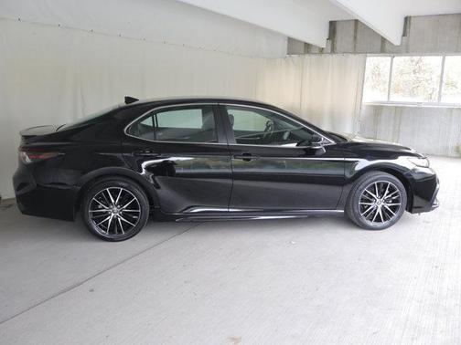 Midnight Black Metallic 2024 Toyota Camry SE
