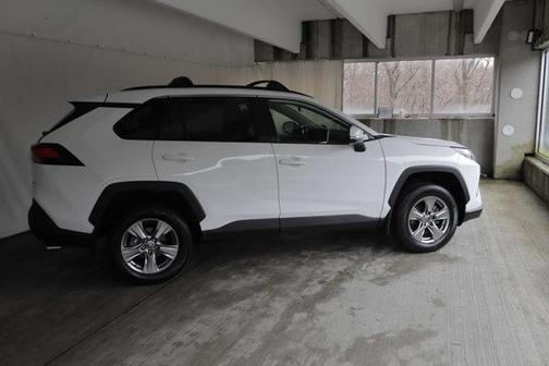 Ice Cap 2024 Toyota RAV4 XLE