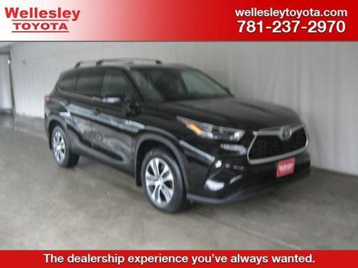 2022 Toyota Highlander Hybrid XLE