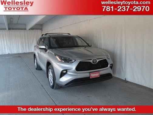 2022 Toyota Highlander LE
